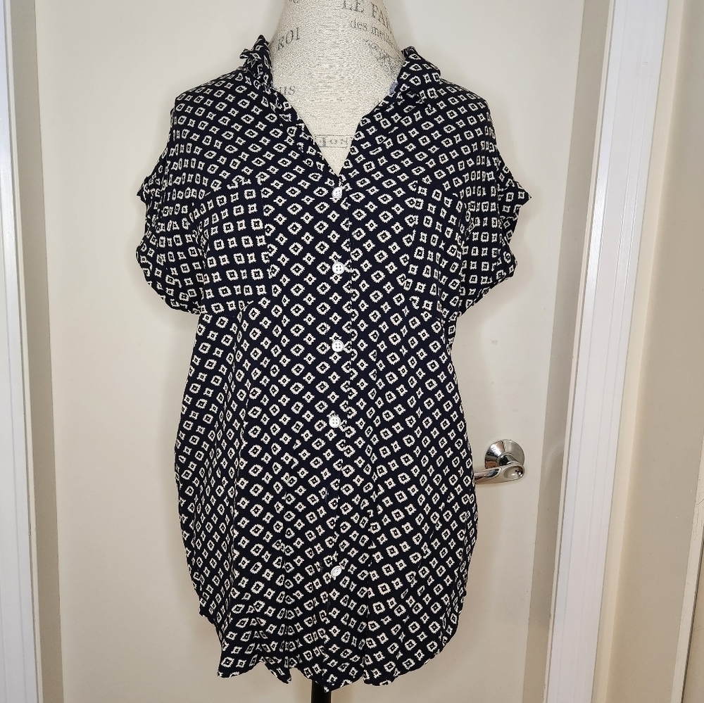 Short Sleeve Patterned Blouse